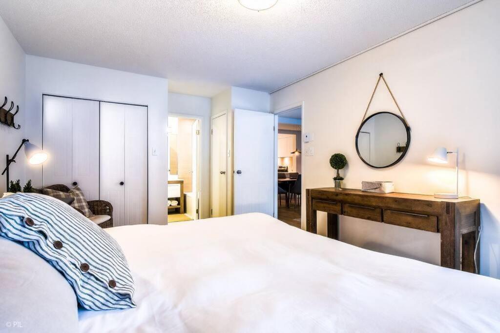Chic Mt-Tremblant Condo With View On The Lake By Denstays モントランブラン エクステリア 写真