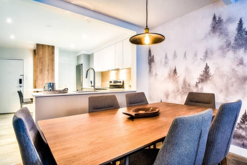 Chic Mt-Tremblant Condo With View On The Lake By Denstays モントランブラン エクステリア 写真