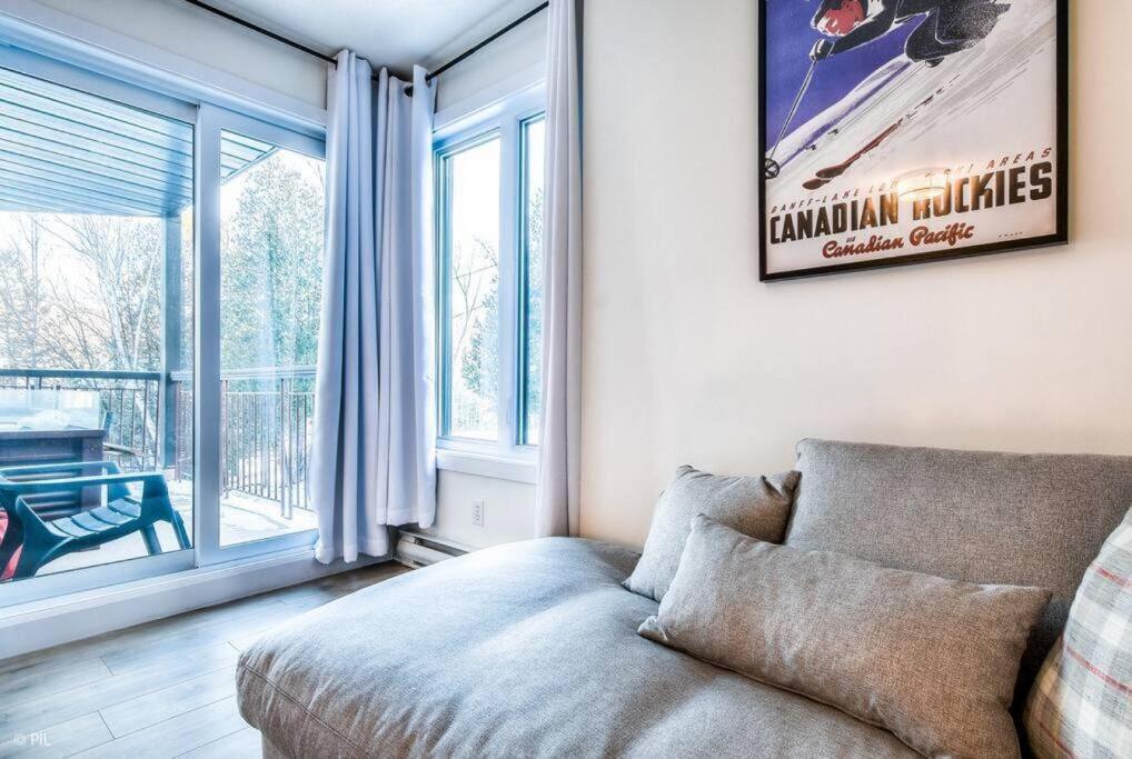 Chic Mt-Tremblant Condo With View On The Lake By Denstays モントランブラン エクステリア 写真