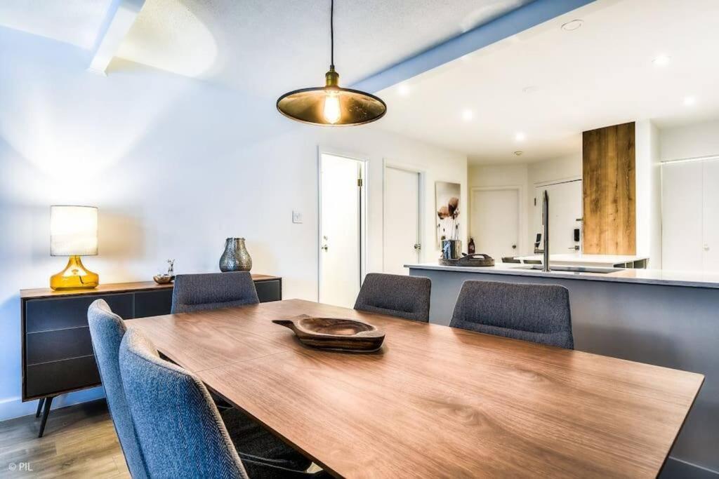 Chic Mt-Tremblant Condo With View On The Lake By Denstays モントランブラン エクステリア 写真