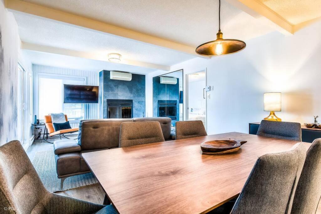 Chic Mt-Tremblant Condo With View On The Lake By Denstays モントランブラン エクステリア 写真